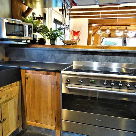 Prázdninový dům Cosy With Sauna Near River