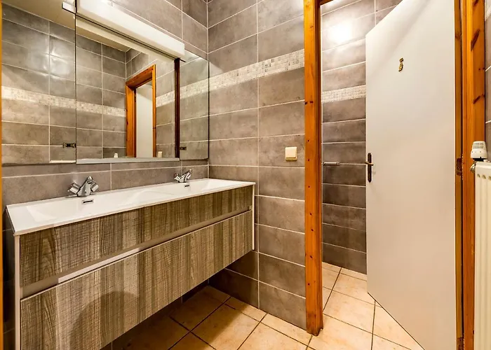 Cosy With Sauna Near River Hébergement de vacances La-Roche-en-Ardenne